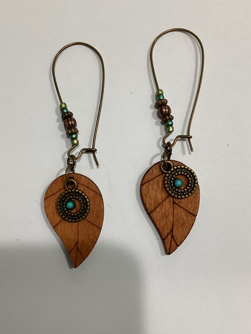 Fashion Jewelry Wooden Leaf Earrings with Turquoise and Antique Brass